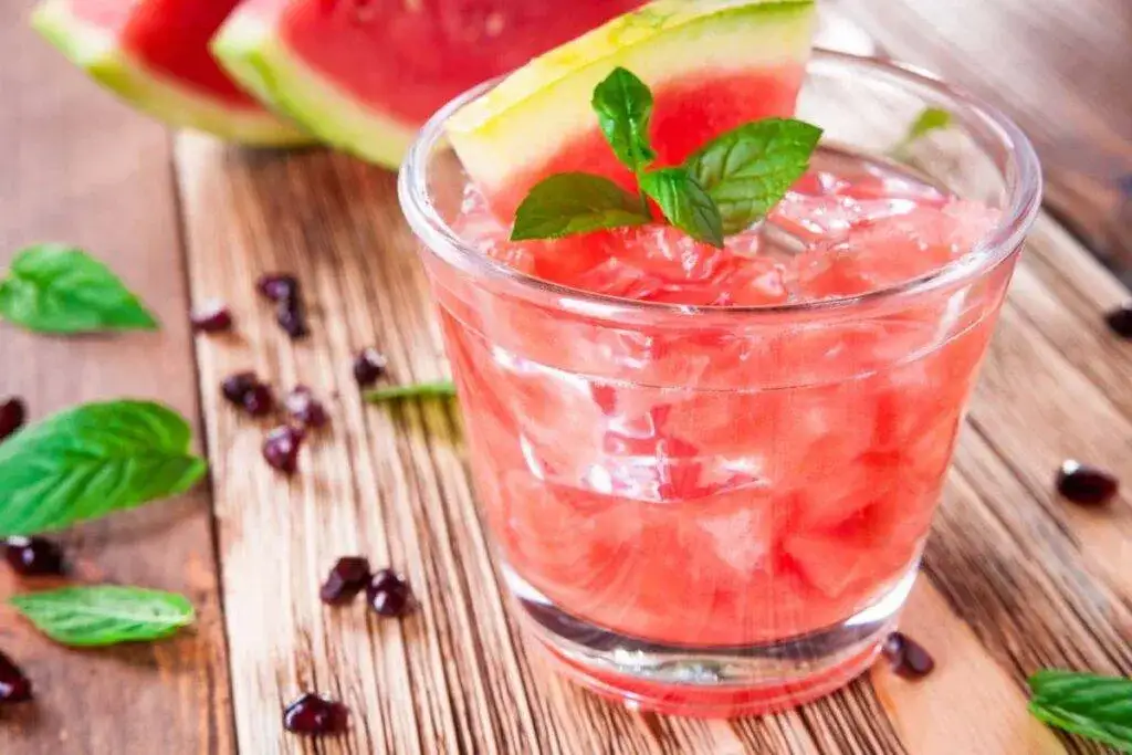 Drinki alkoholowe z arbuzem